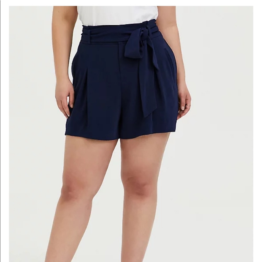SELF TIE MID SHORT - NAVY Size 18
